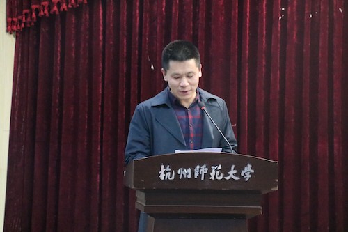 主持人管庆江